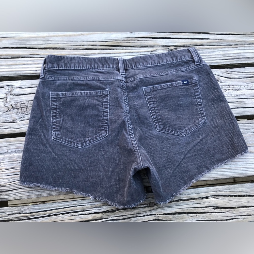 Ladies 8 2 Pair GAP Thin Corduroy Raw Hem Cut Off Shorts - Picture 14 of 14